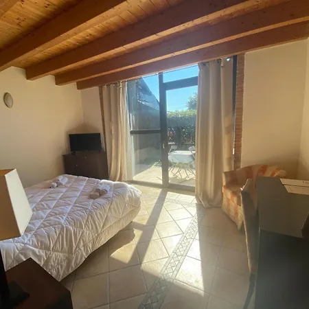Hotel Tenuta Molino Dei Sassi 3*